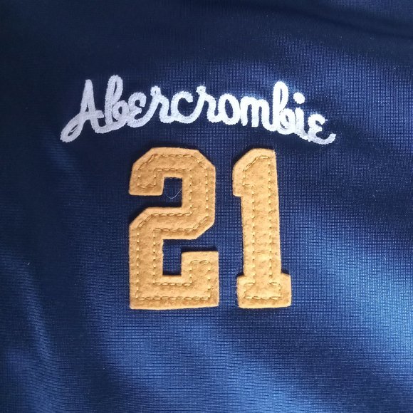Abercrombie & Fitch - Picture 5 of 6